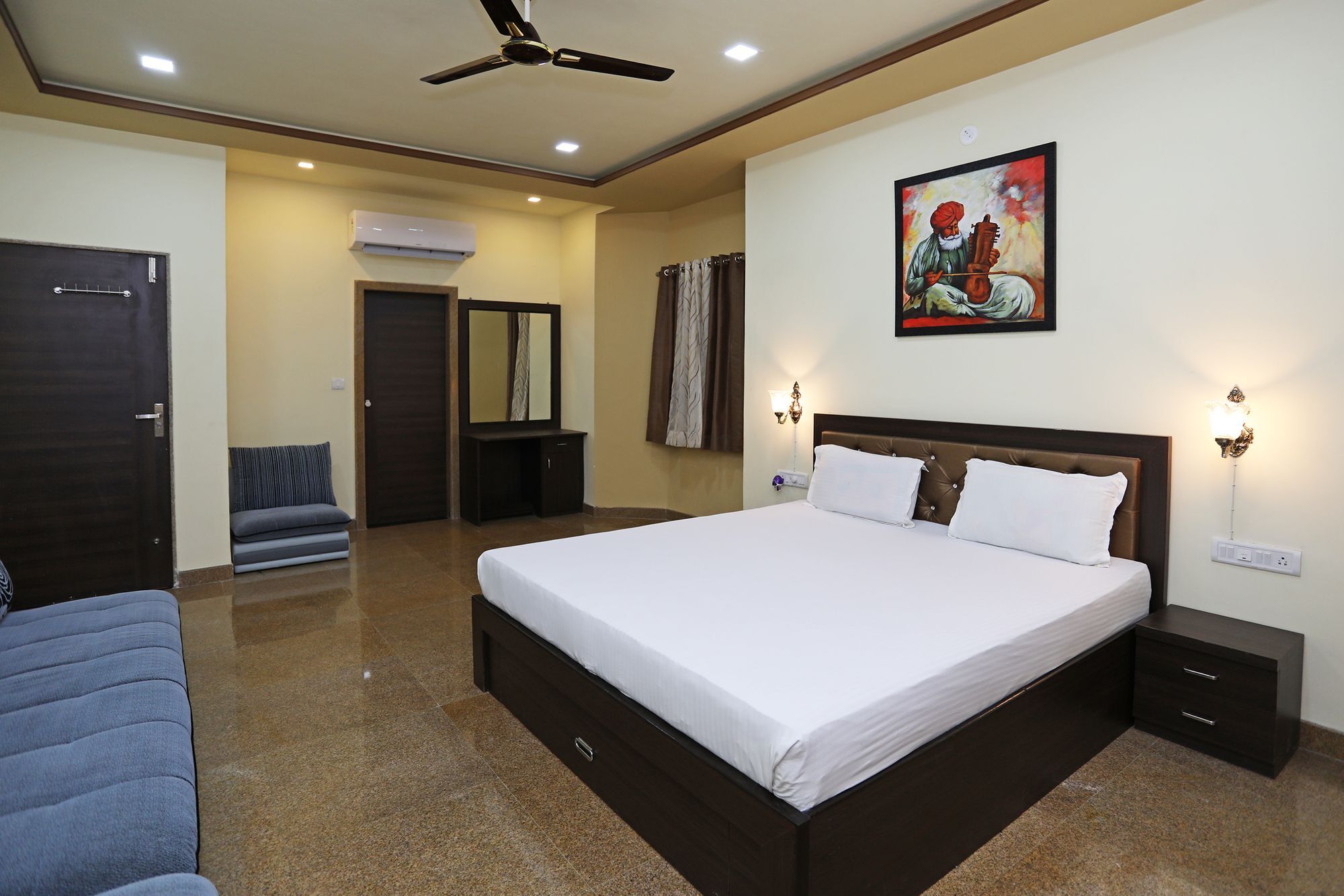 Oyo 9428 Hill View Room Goverdhan Vilas อุเดเปอร์ ภายนอก รูปภาพ