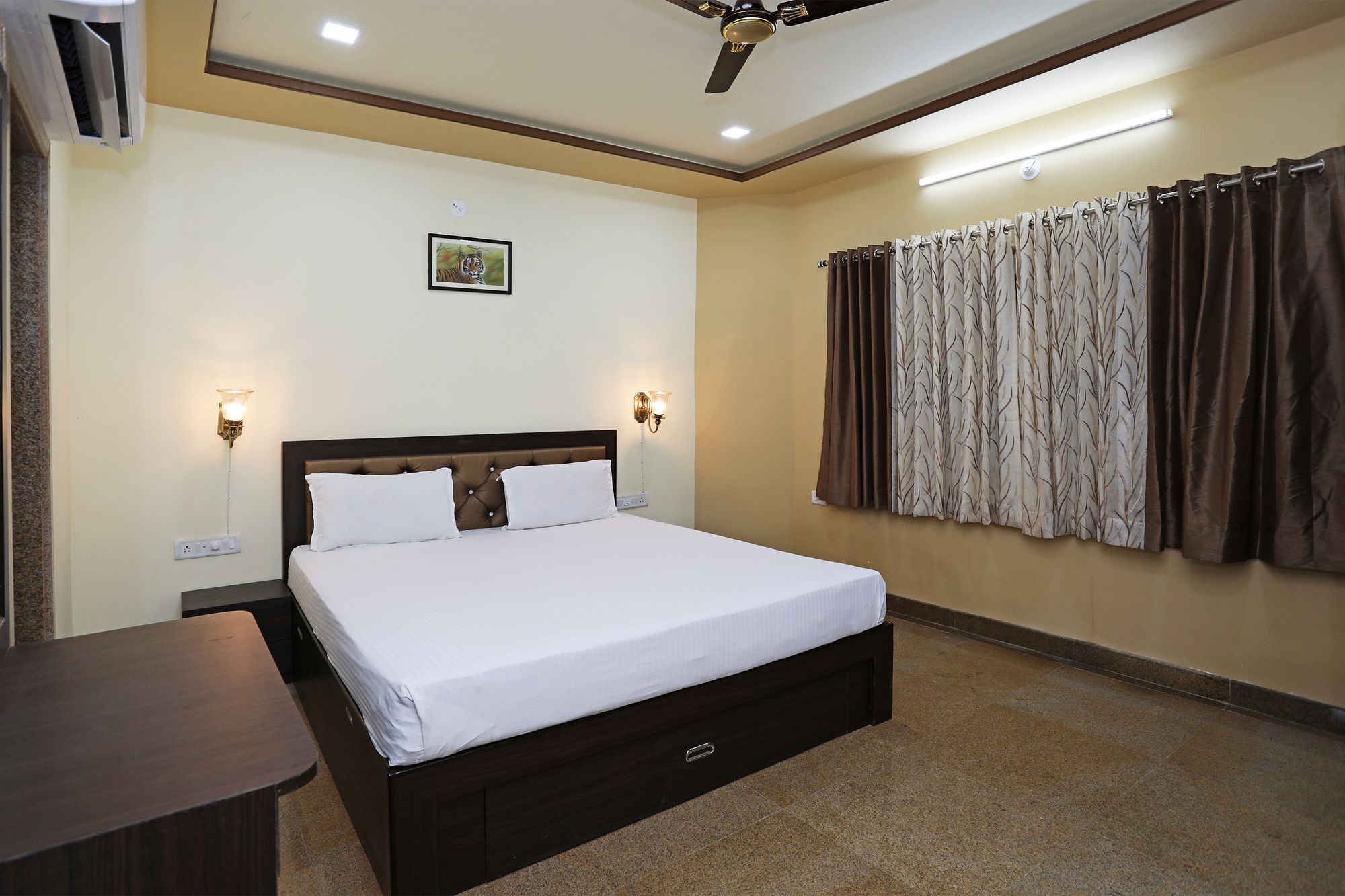 Oyo 9428 Hill View Room Goverdhan Vilas อุเดเปอร์ ภายนอก รูปภาพ