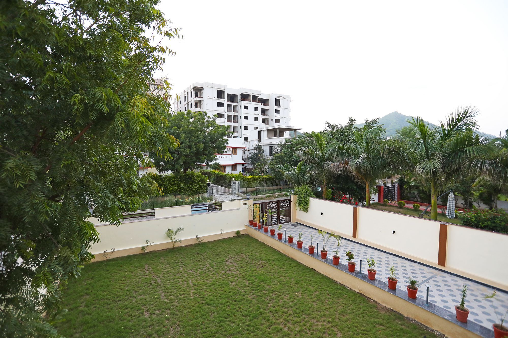 Oyo 9428 Hill View Room Goverdhan Vilas อุเดเปอร์ ภายนอก รูปภาพ